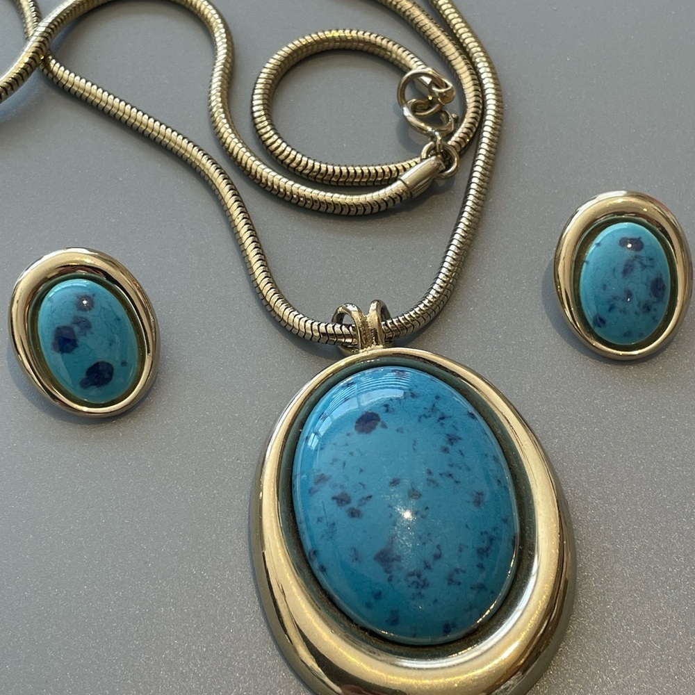 Elegant Blue and Gold Jewelry Set